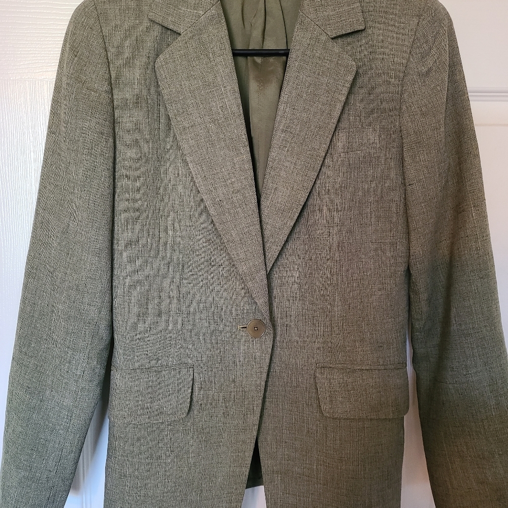 Blazer - Picture 6 of 7